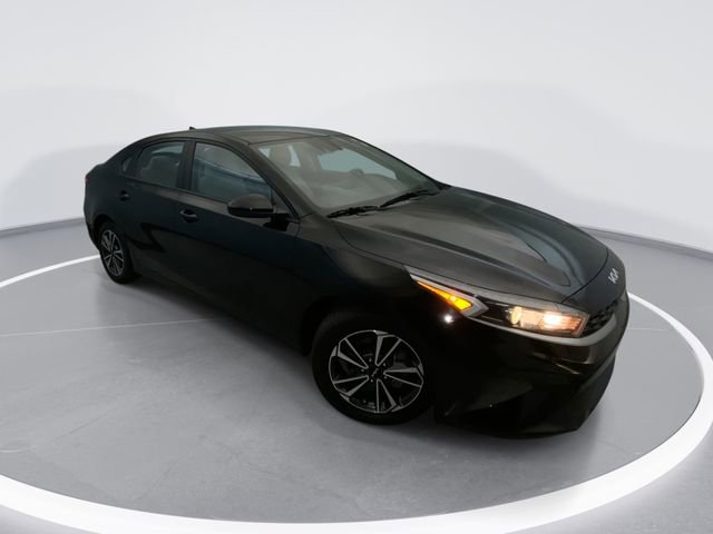 Used 2023 Kia Forte LXS image 1