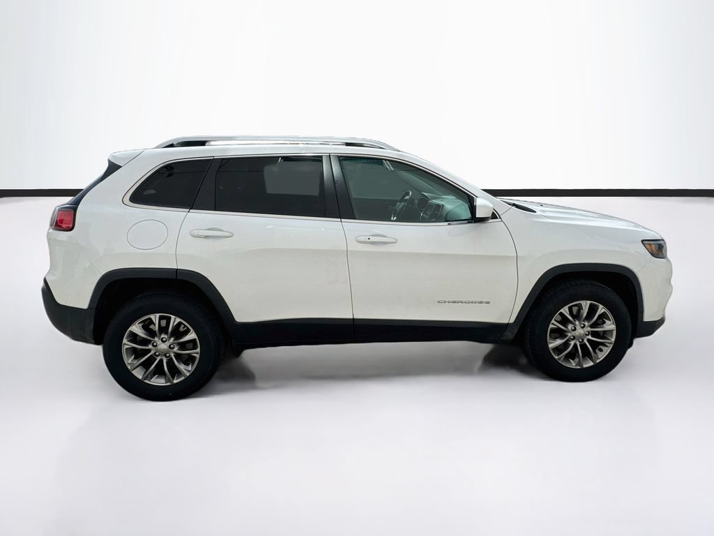 Used 2019 Jeep Cherokee Latitude Plus w/ Cold Weather Group AWD/4WD image 4