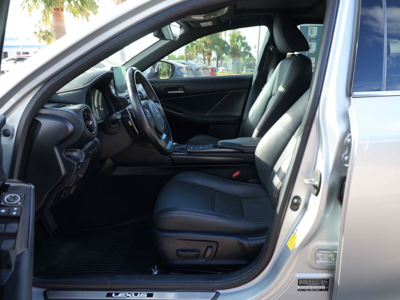 Used 2023 Lexus IS 300 w/ Comfort Package RWD image 8