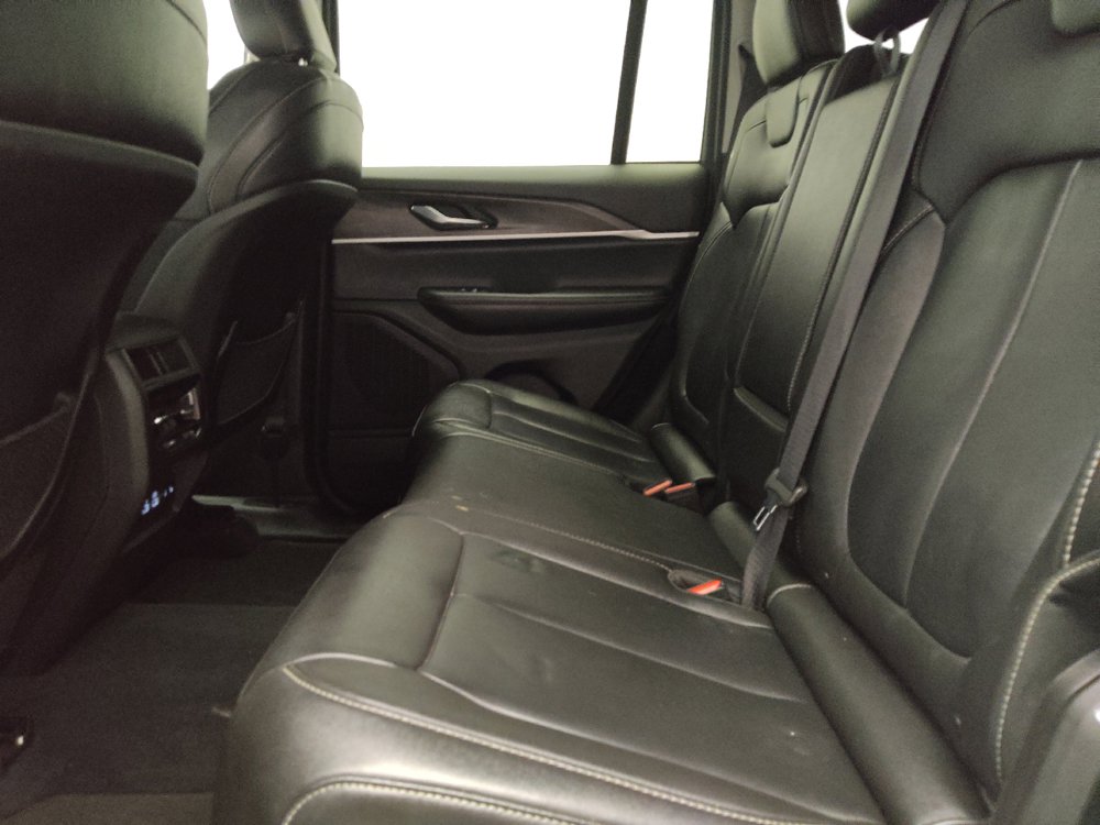 Used 2023 Jeep Grand Cherokee Limited RWD image 18