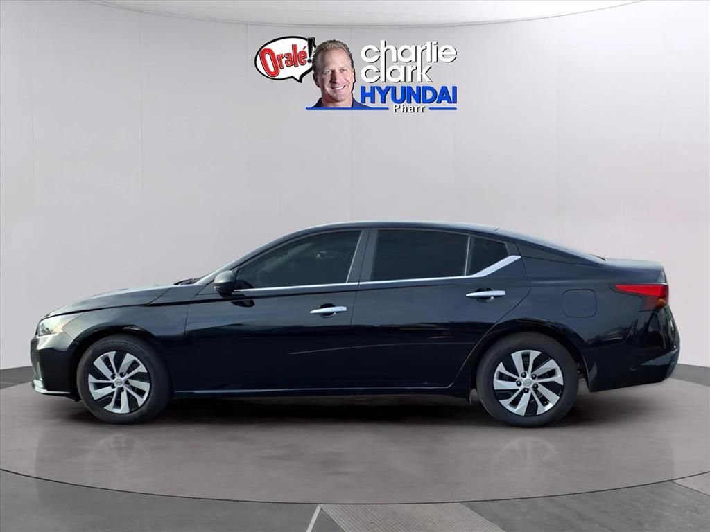 Used 2025 Nissan Altima 2.5 S image 2