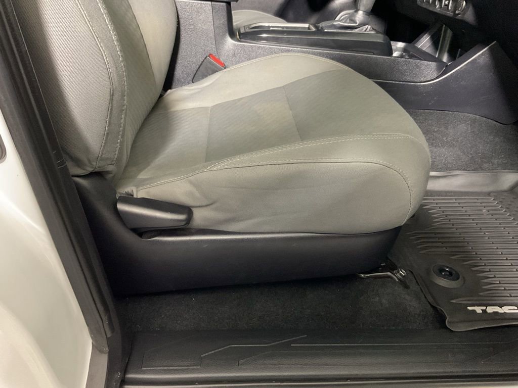 Used 2020 Toyota Tacoma SR image 33
