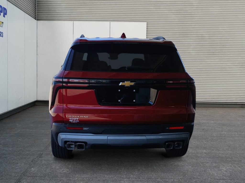 New 2026 Chevrolet Traverse LT w/ Driver Confidence Package FWD image 4