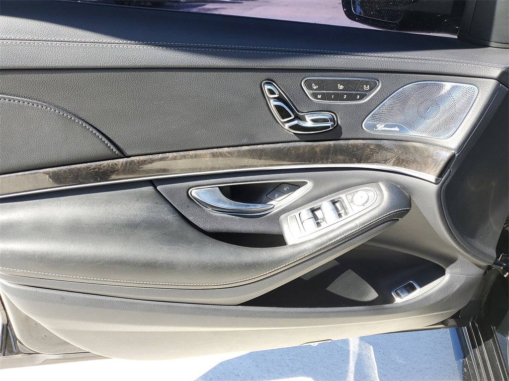 Used 2020 Mercedes-Benz S 560 Sedan image 17