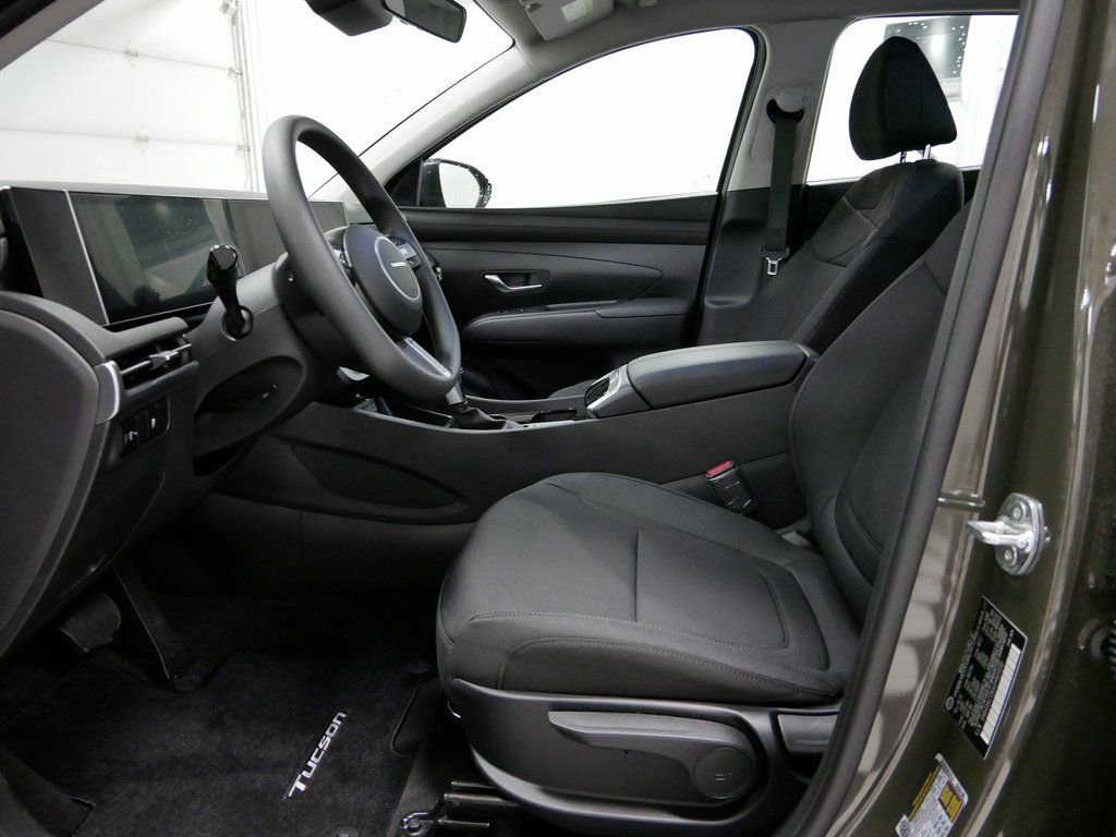 Certified 2025 Hyundai Tucson SE AWD/4WD image 9