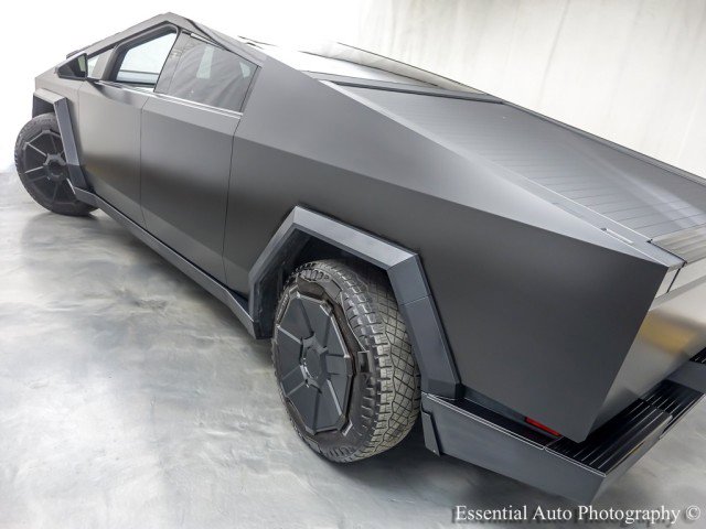 Used 2024 Tesla Cybertruck AWD Crew Cab image 10