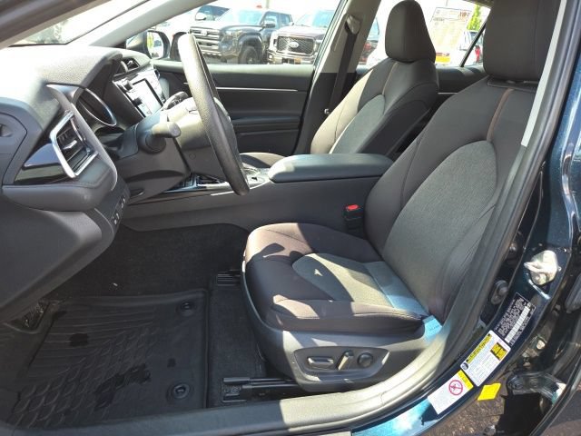 Used 2018 Toyota Camry LE FWD image 9