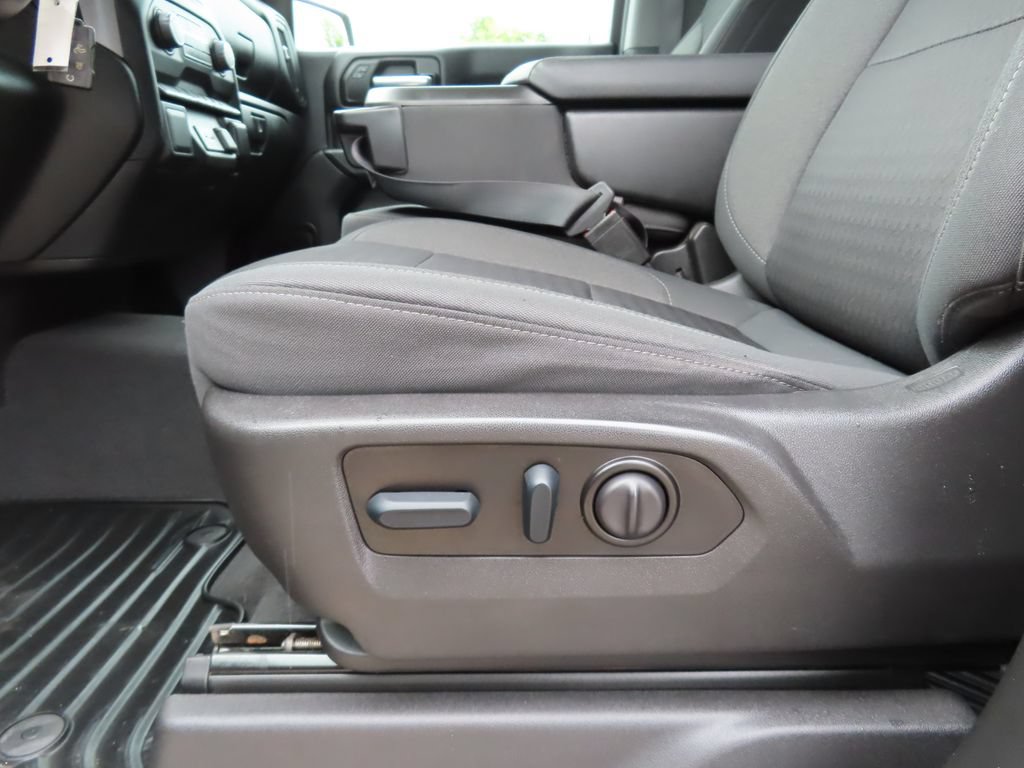 Certified 2022 Chevrolet Silverado 1500 Custom AWD/4WD image 6