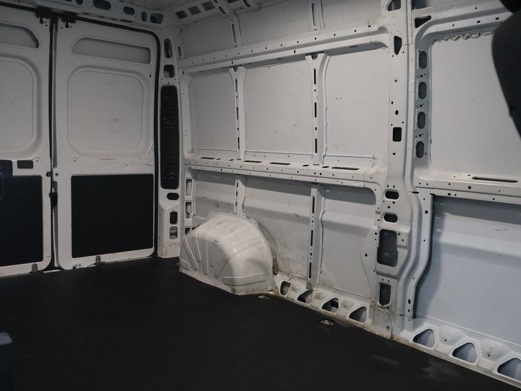 Used 2025 RAM ProMaster 2500 w/ Convenience Group FWD image 11