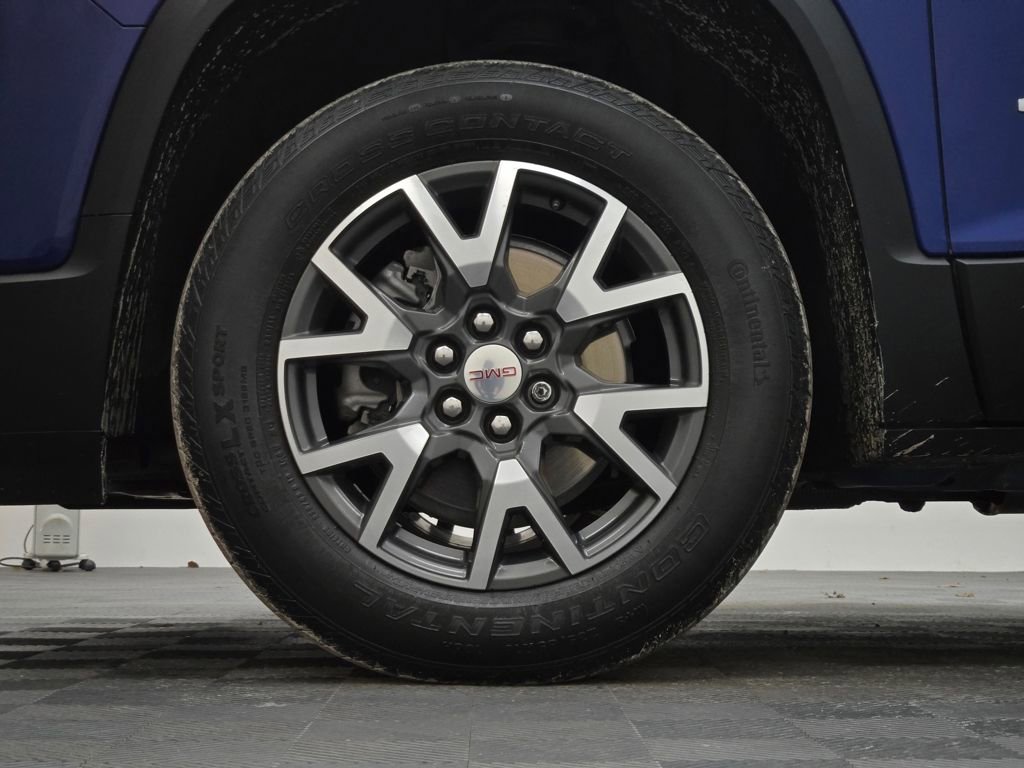 Used 2023 GMC Acadia SLE w/ Driver Convenience Package image 17