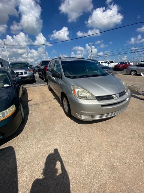 Used 2005 Toyota Sienna CE FWD image 1