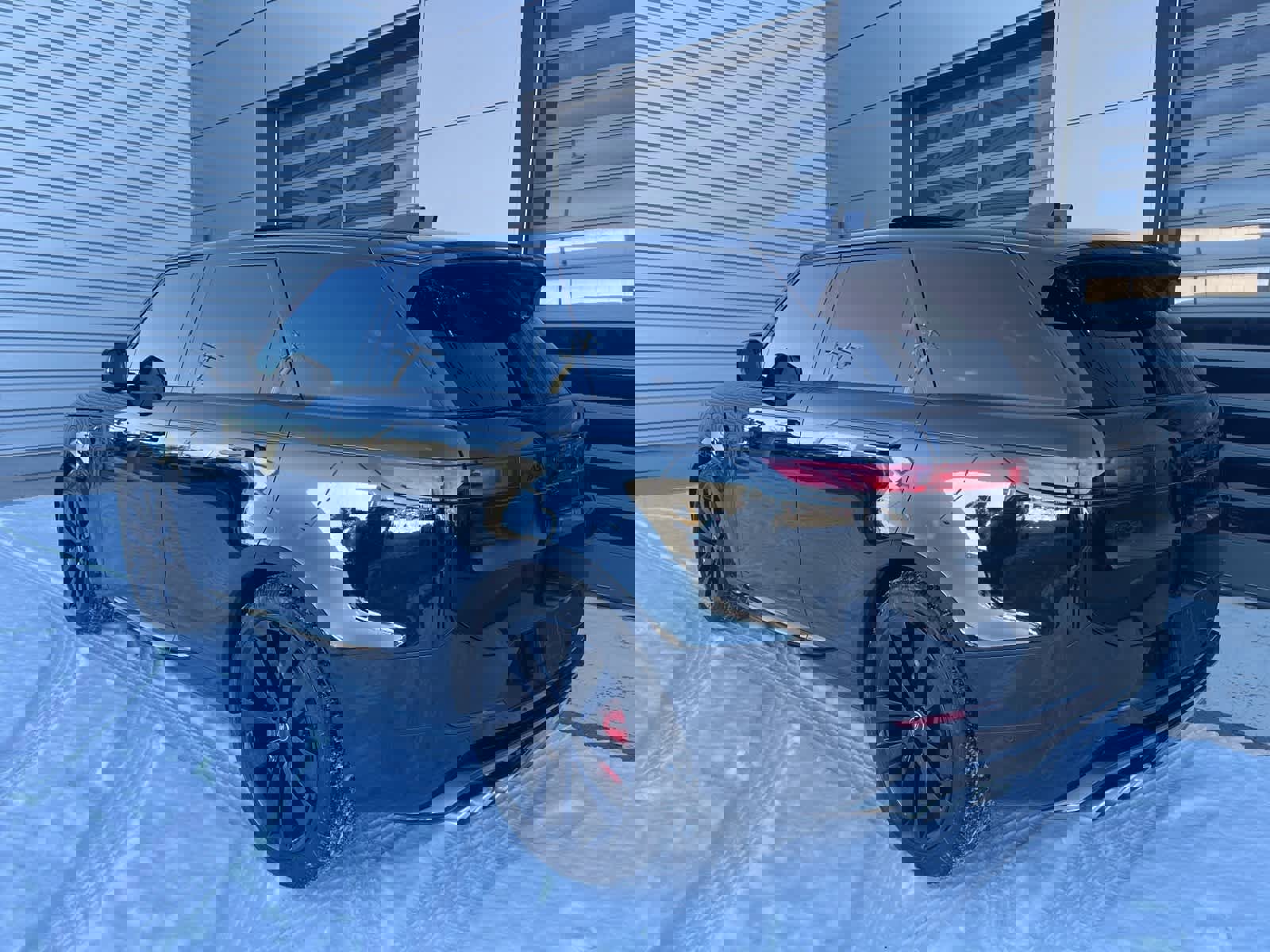 Used 2025 Land Rover Range Rover Sport Dynamic SE image 3