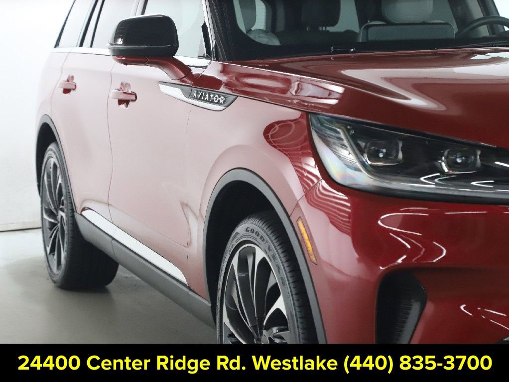 Certified 2025 Lincoln Aviator Reserve w/ Equipment Group 201A image 9