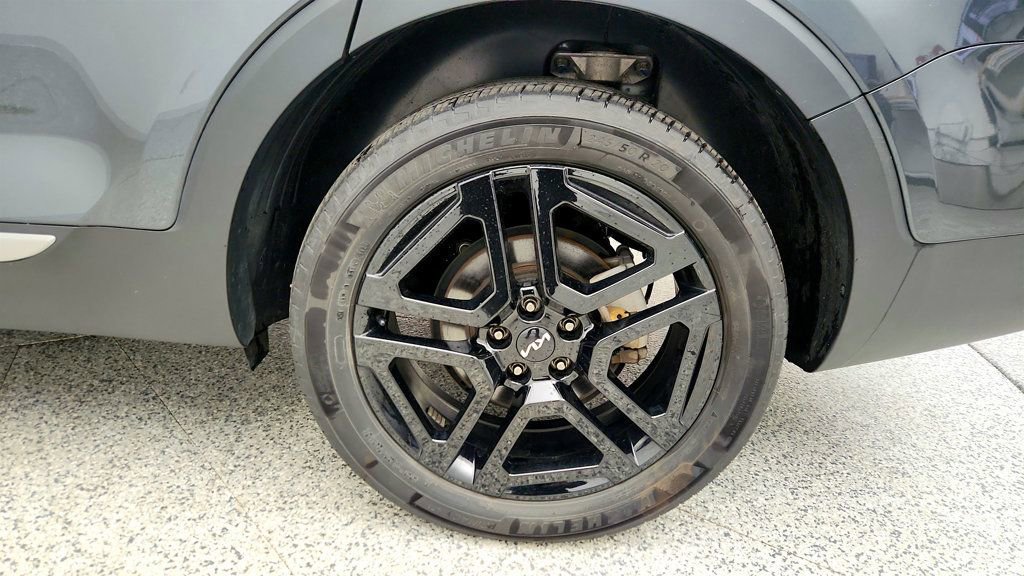 Used 2023 Kia Telluride EX X-Line image 9