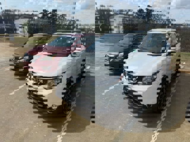 Used 2016 Nissan Rogue S w/ Appearance Package image 3