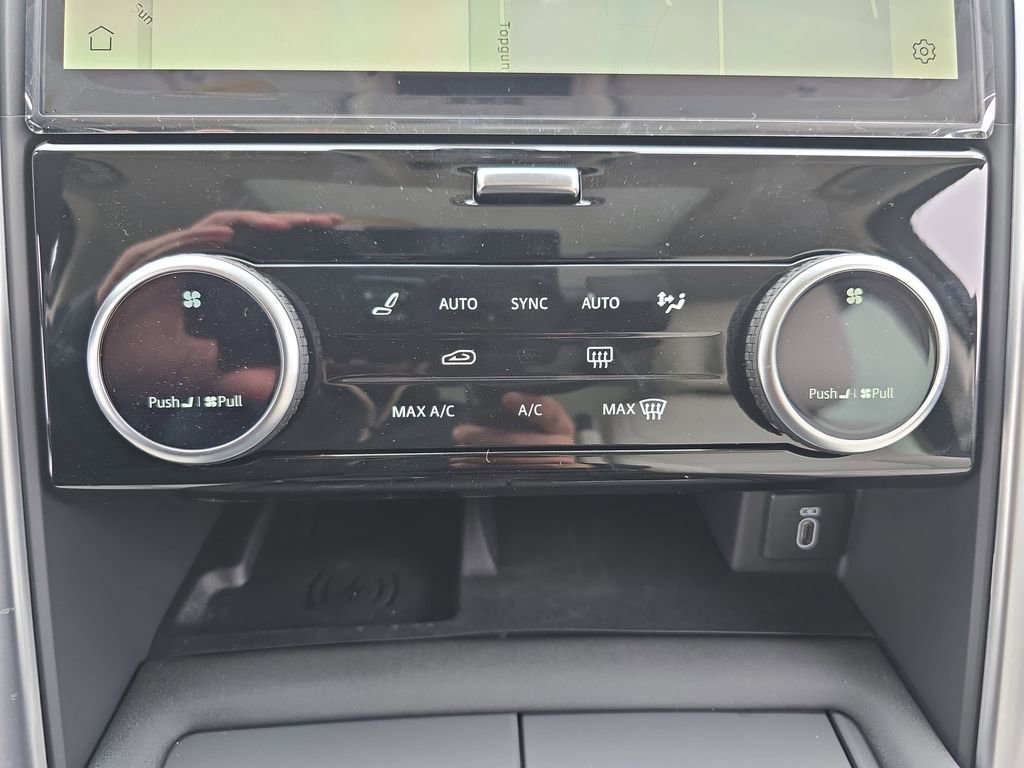 New 2026 Land Rover Discovery Limited Edition AWD/4WD image 26