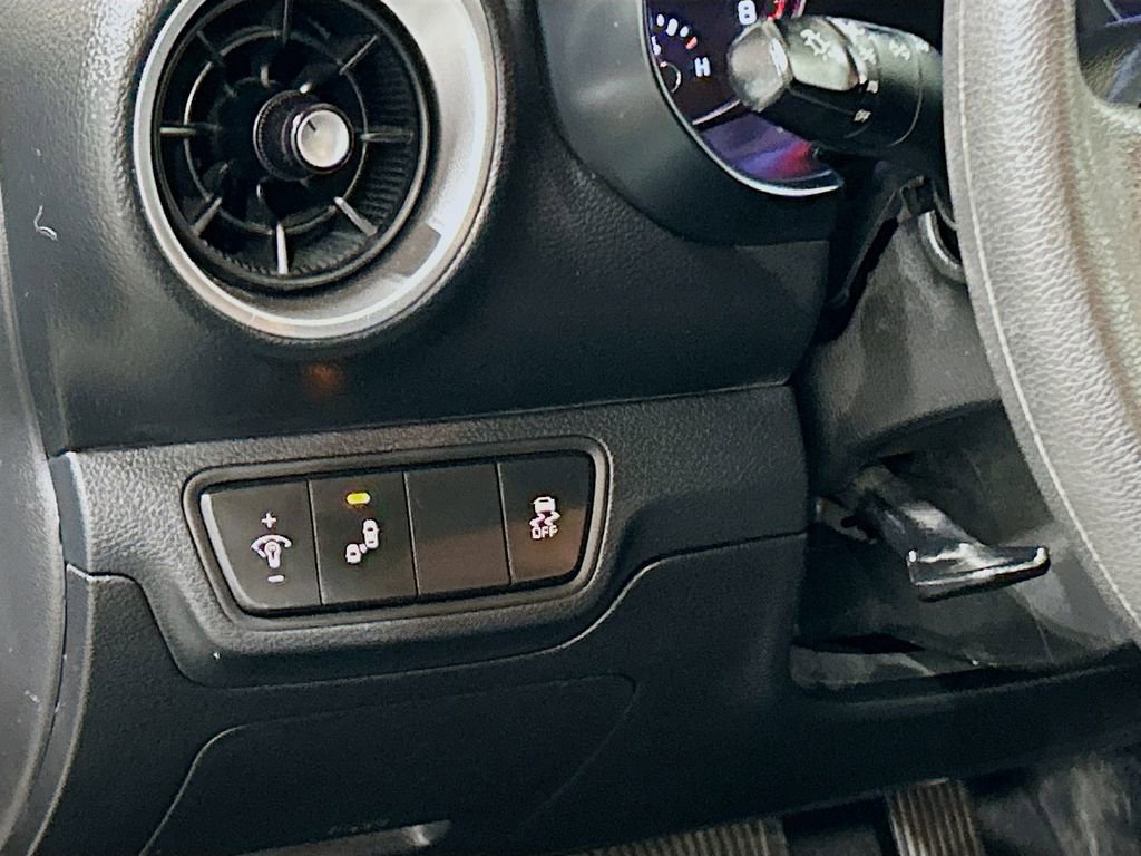 Used 2024 Kia Forte LXS w/ LXS Technology Package image 7