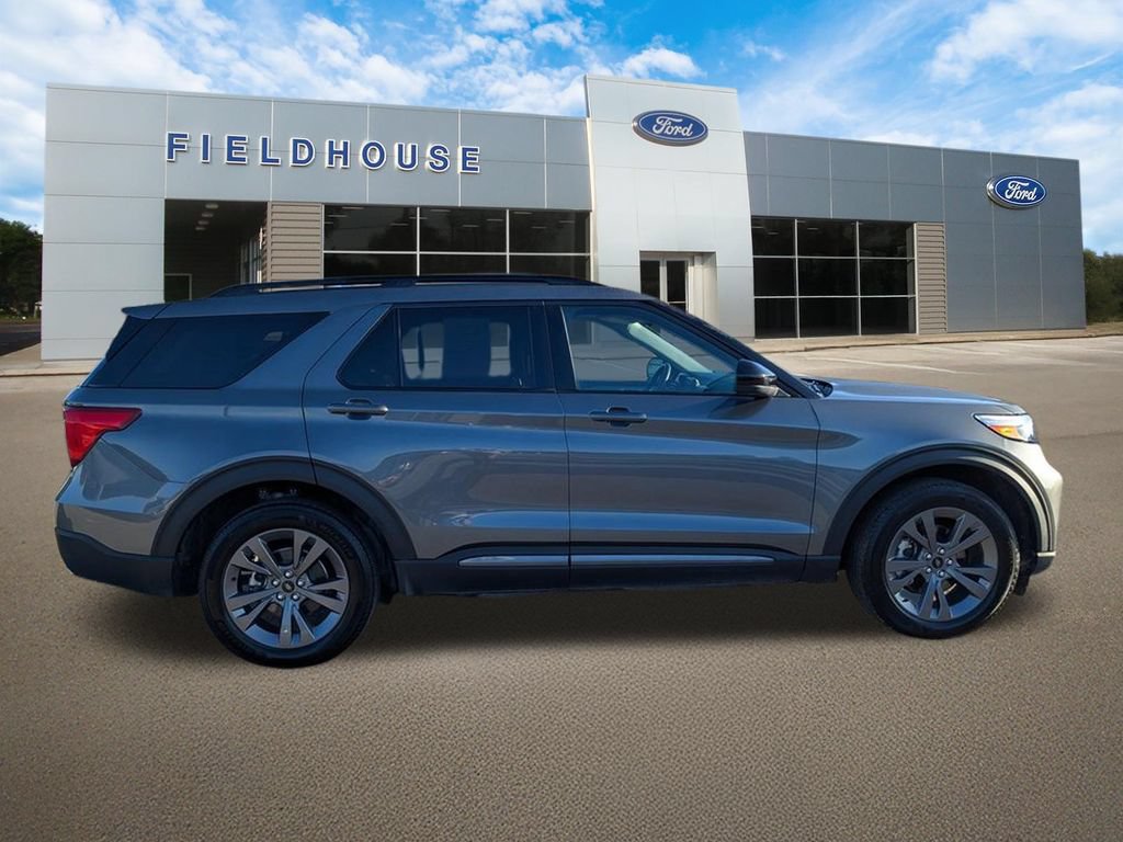 Used 2023 Ford Explorer XLT w/ Equipment Group 202A AWD/4WD image 11