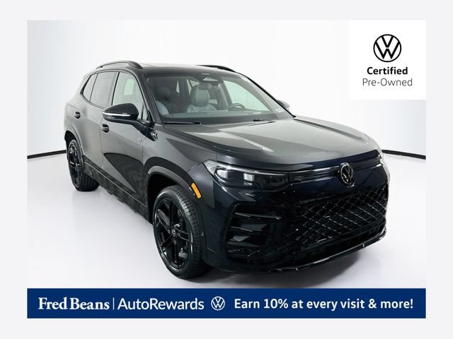 Certified 2025 Volkswagen Tiguan SE R-Line AWD/4WD image 1