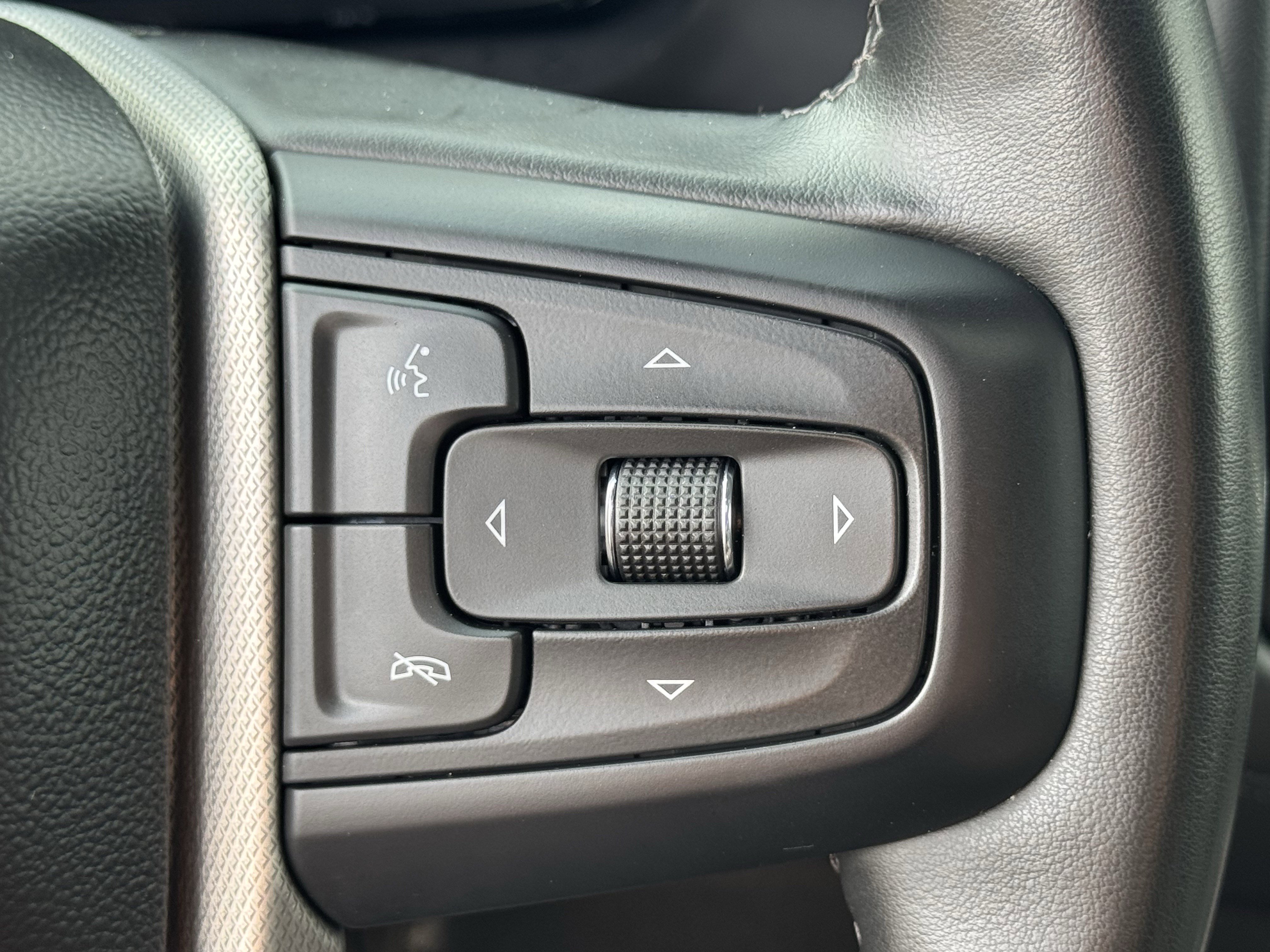 Used 2023 GMC Yukon Denali image 23