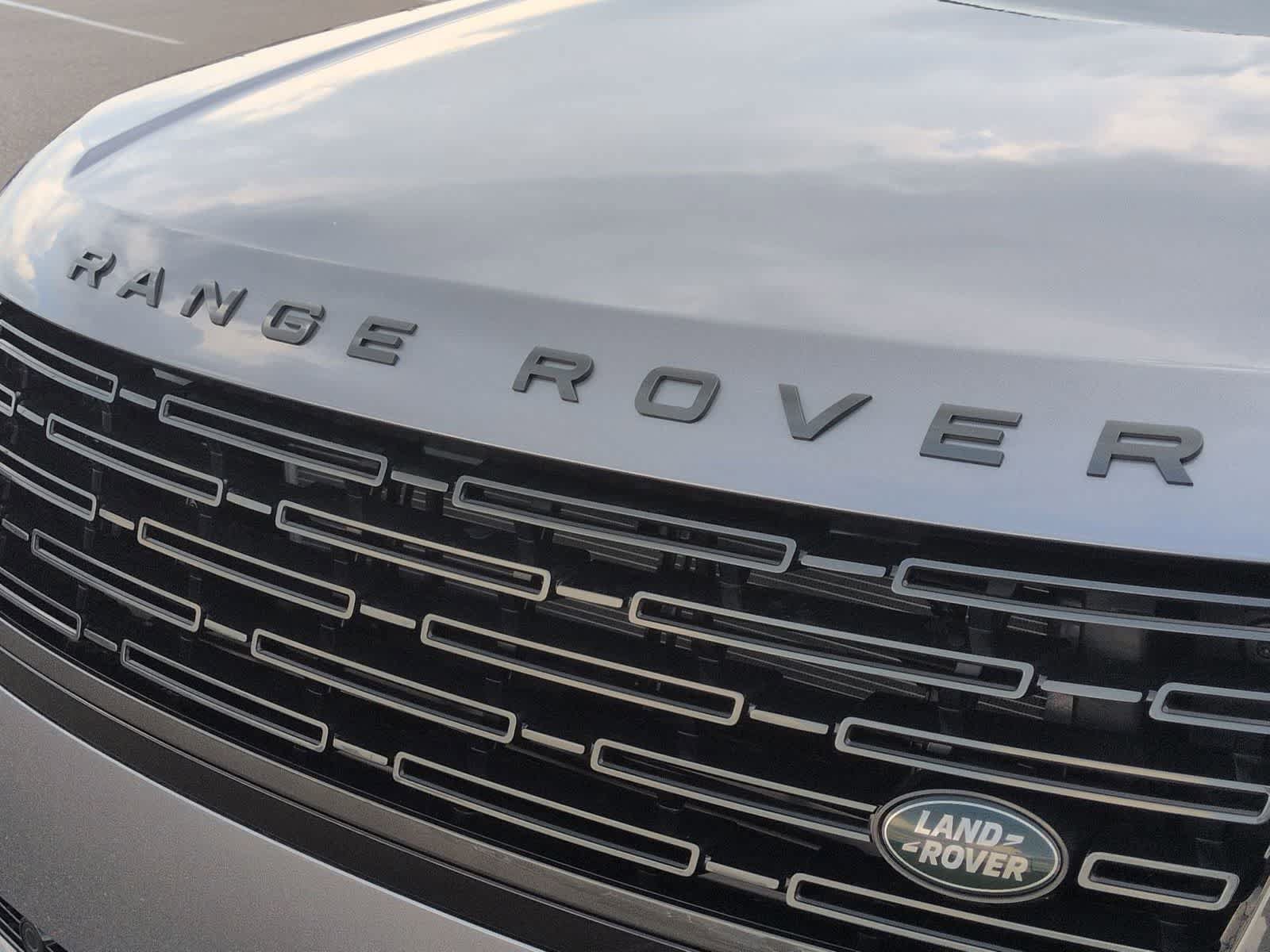 New 2026 Land Rover Range Rover Long Wheelbase SE AWD/4WD image 12