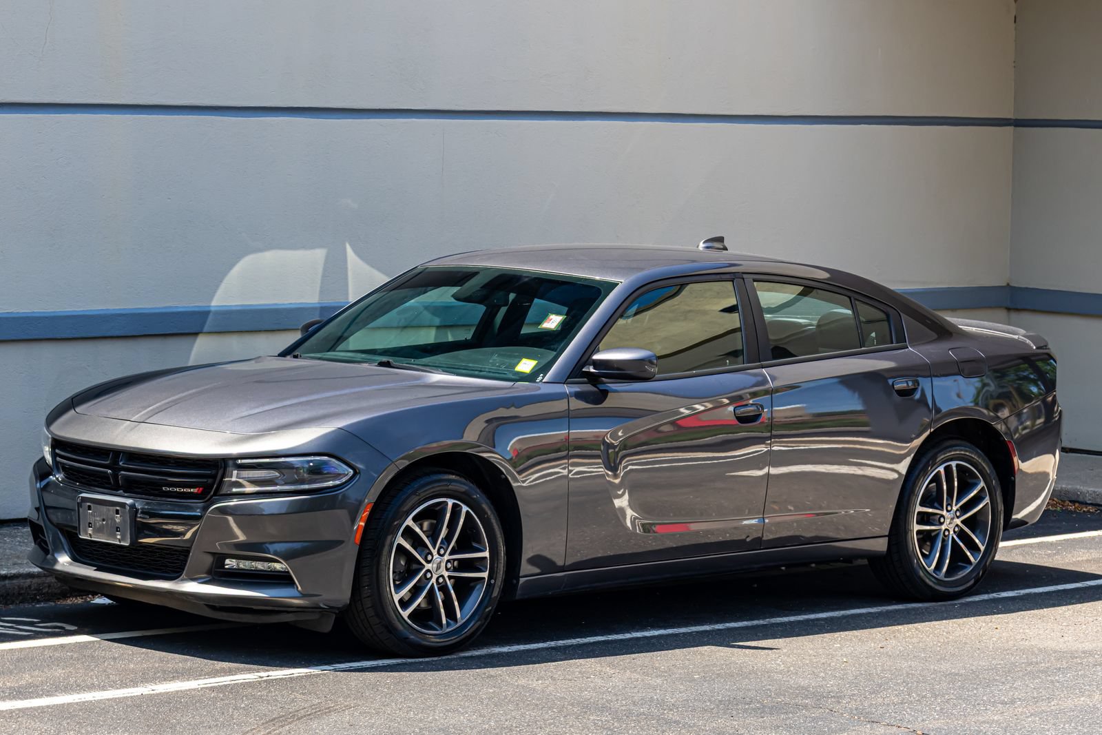 Used 2019 Dodge Charger SXT AWD/4WD image 3