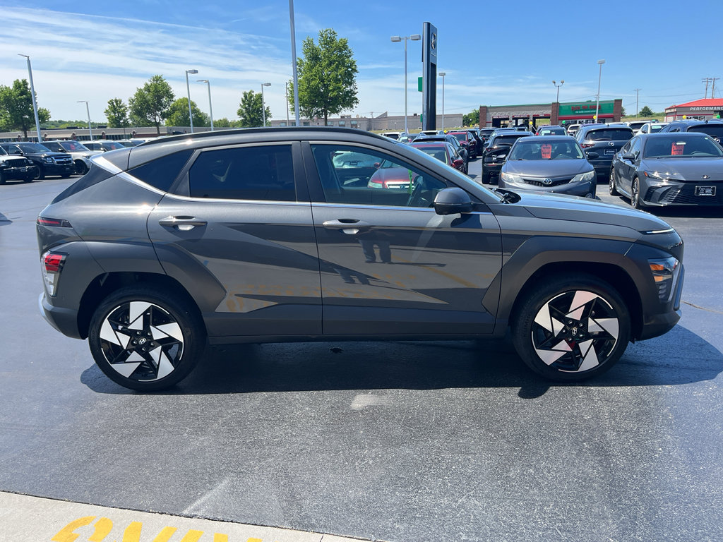 Used 2025 Hyundai Kona Limited AWD/4WD image 6