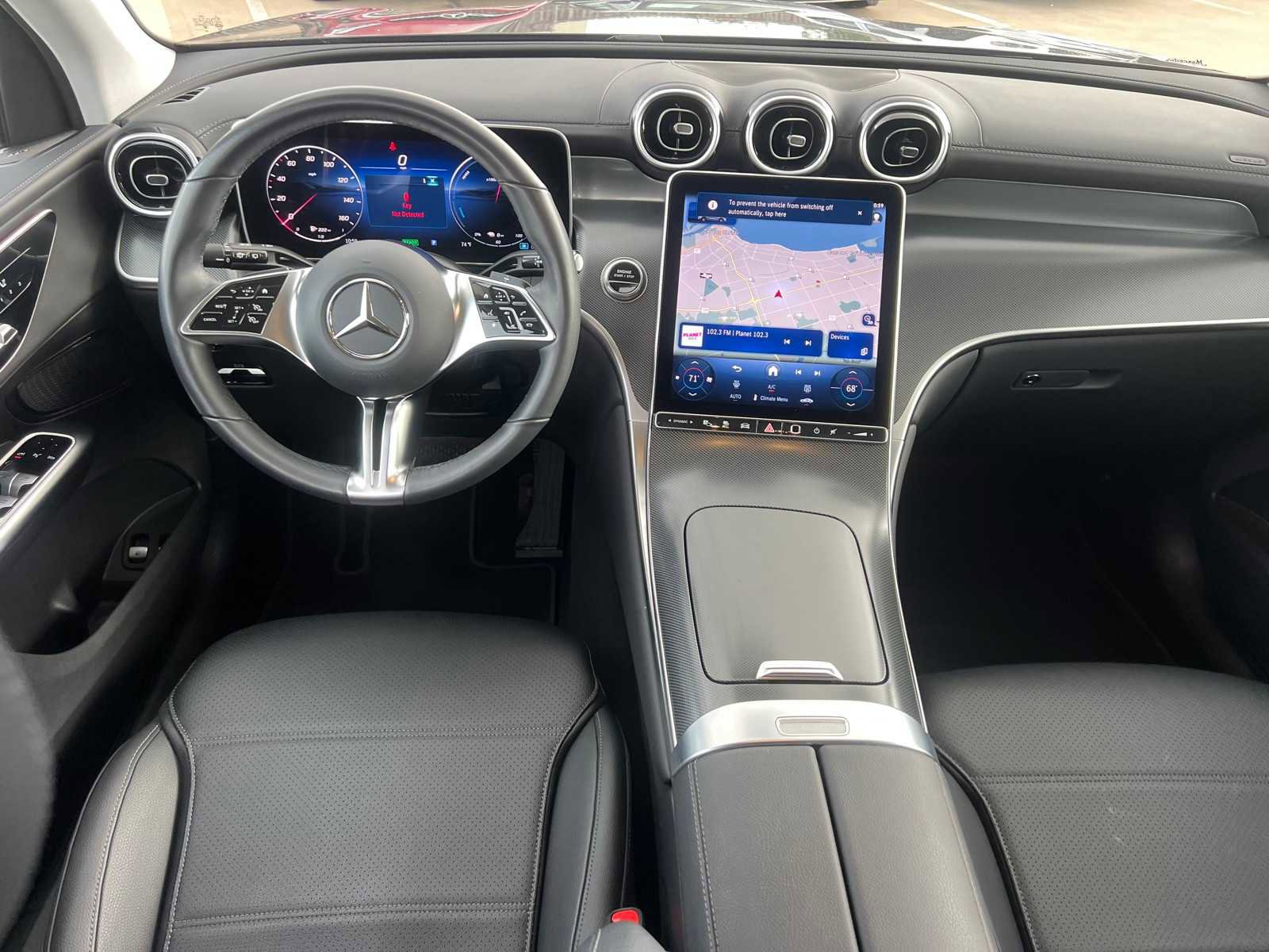 Used 2025 Mercedes-Benz GLC 350e 4MATIC image 22