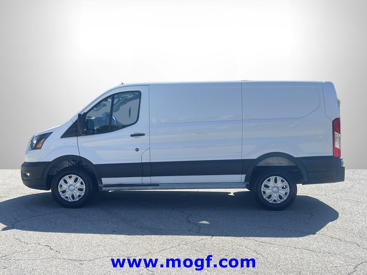 Used 2025 Ford Transit 250 Low Roof w/ Exterior Upgrade Package RWD image 24