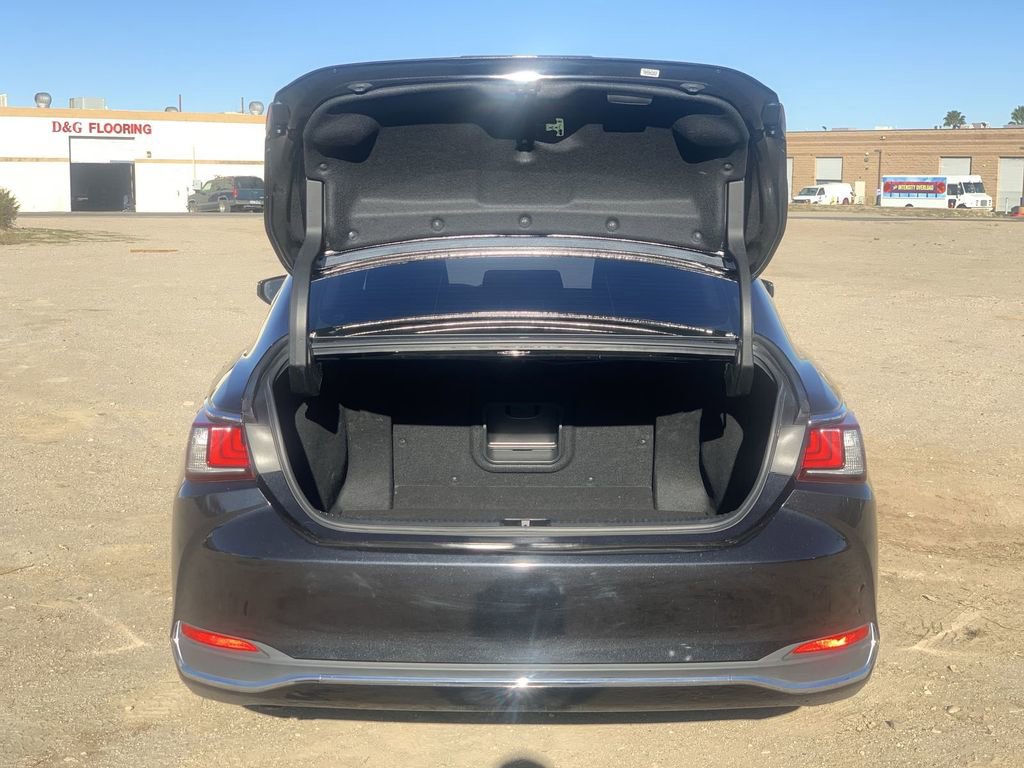 Used 2022 Lexus ES 300h 300h image 24