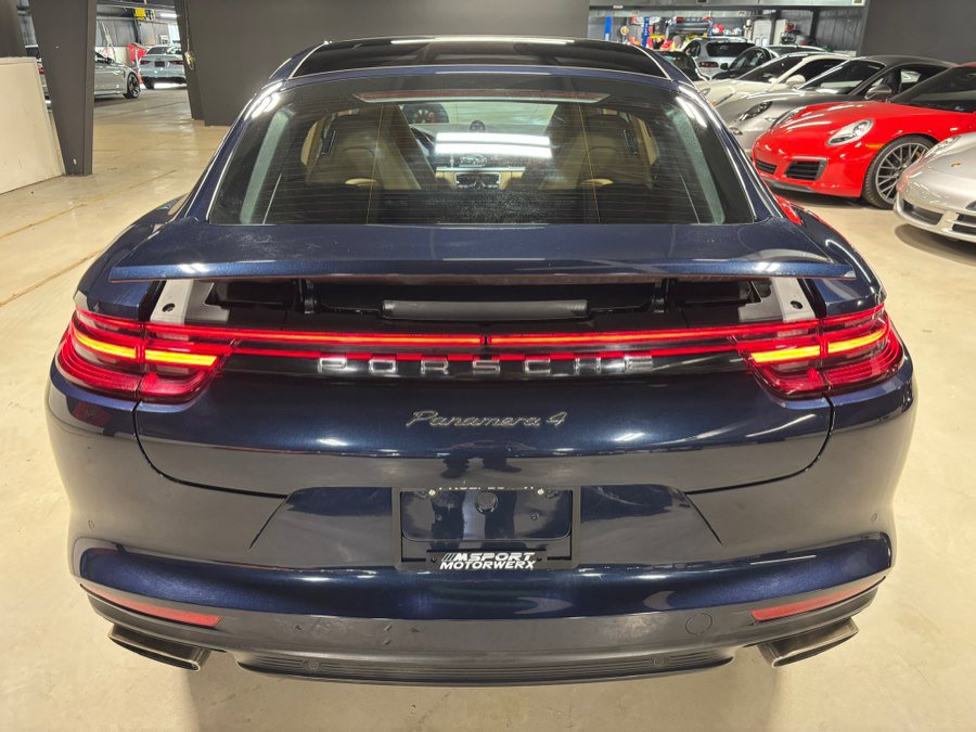 Used 2018 Porsche Panamera 4 image 16