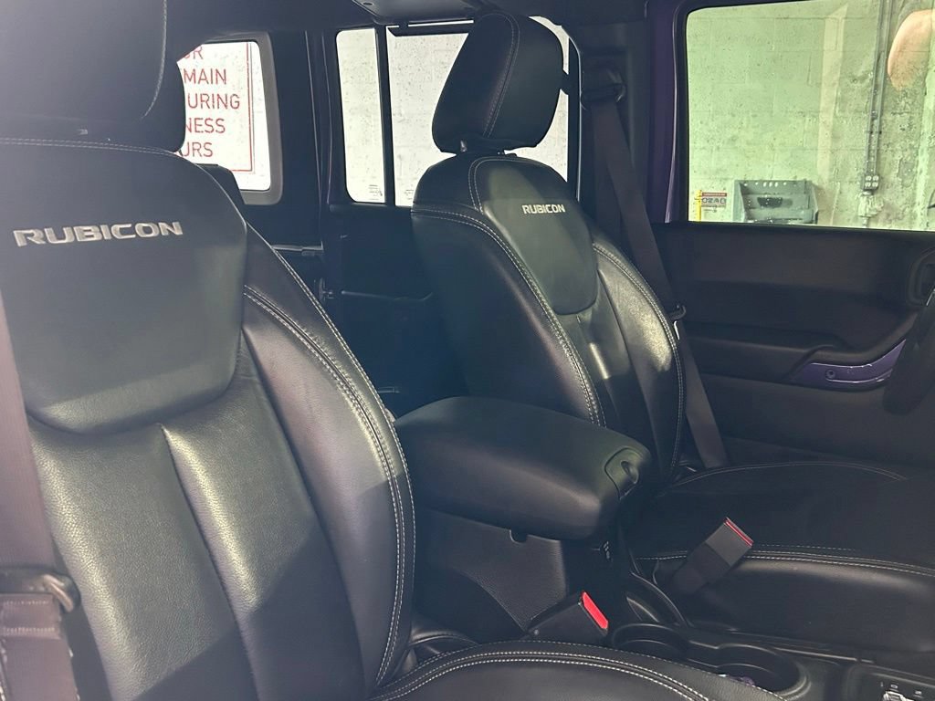 Used 2017 Jeep Wrangler Unlimited Rubicon w/ Connectivity Group AWD/4WD image 29