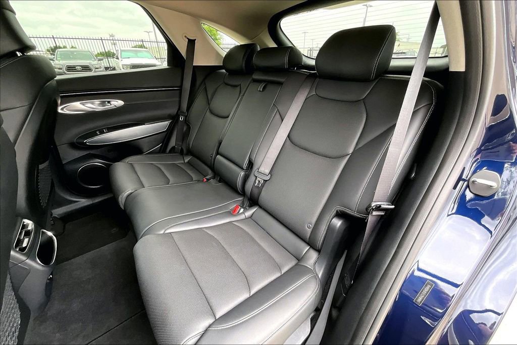 Used 2024 Genesis GV70 2.5T w/ Select Package image 32