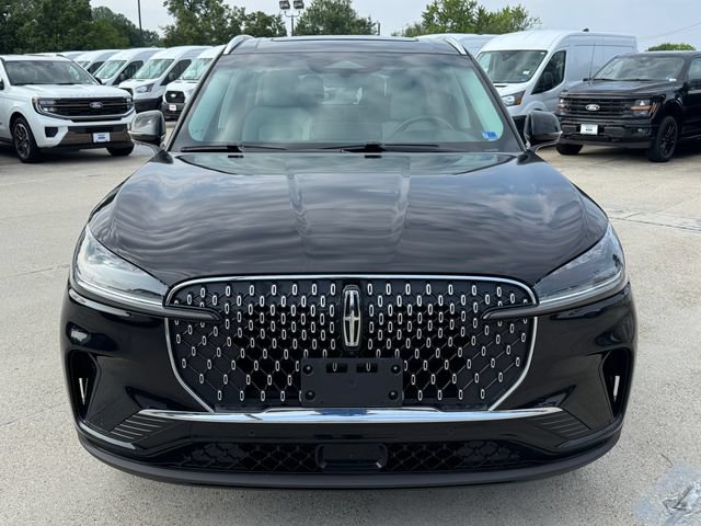 Used 2025 Lincoln Aviator AWD image 2