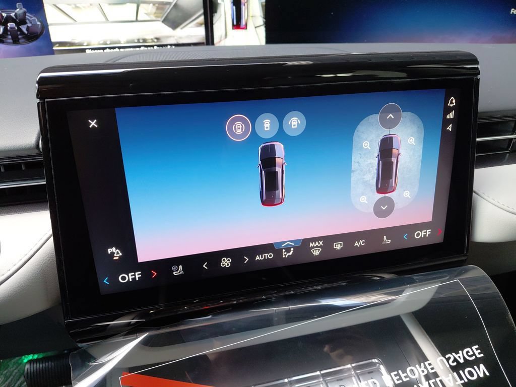 New 2026 Lincoln Nautilus Premier AWD/4WD image 35