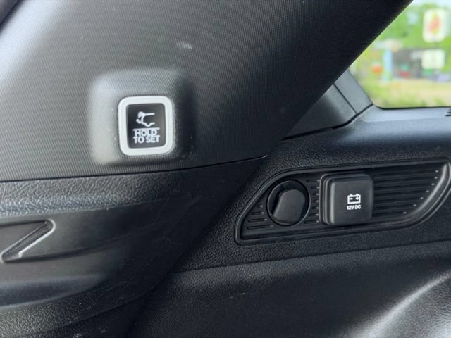 Used 2025 Jeep Grand Cherokee Altitude AWD/4WD image 11