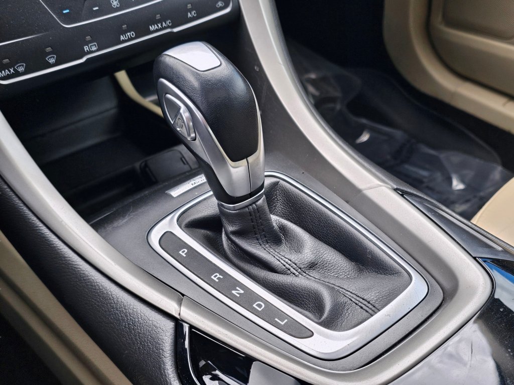 Used 2013 Ford Fusion SE FWD image 11