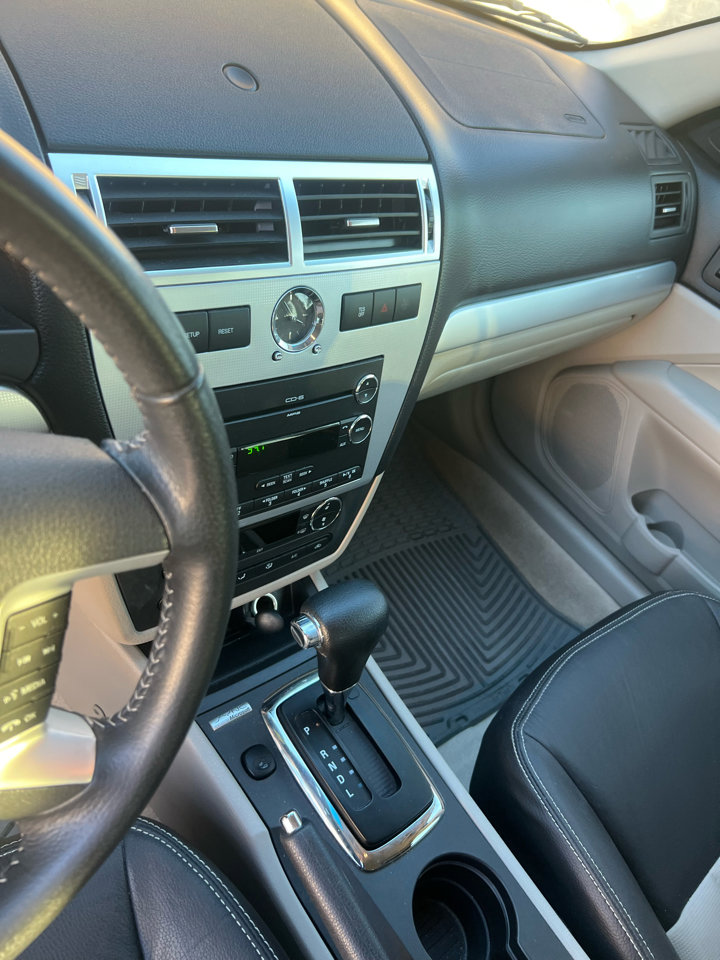 Used 2008 Mercury Milan Premier image 13