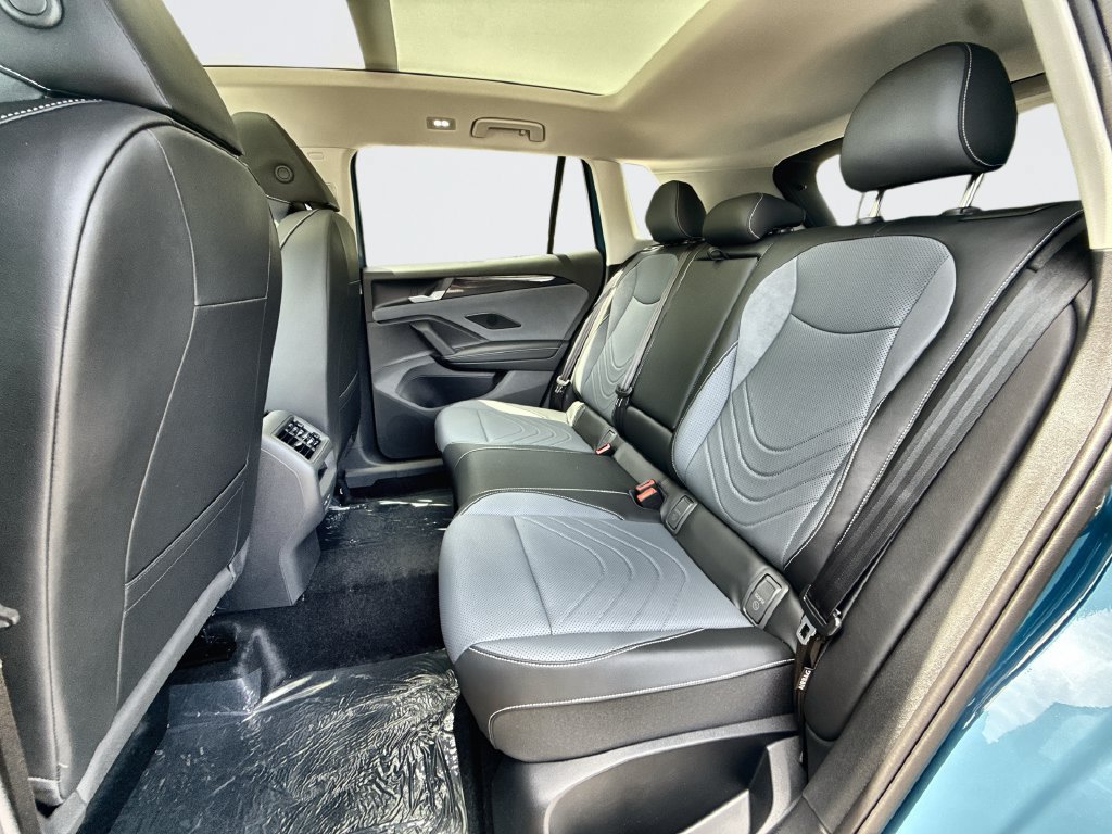 New 2026 Volkswagen Tiguan SE AWD/4WD image 25