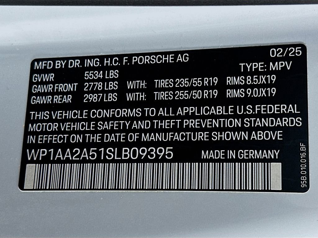 Used 2025 Porsche Macan image 35