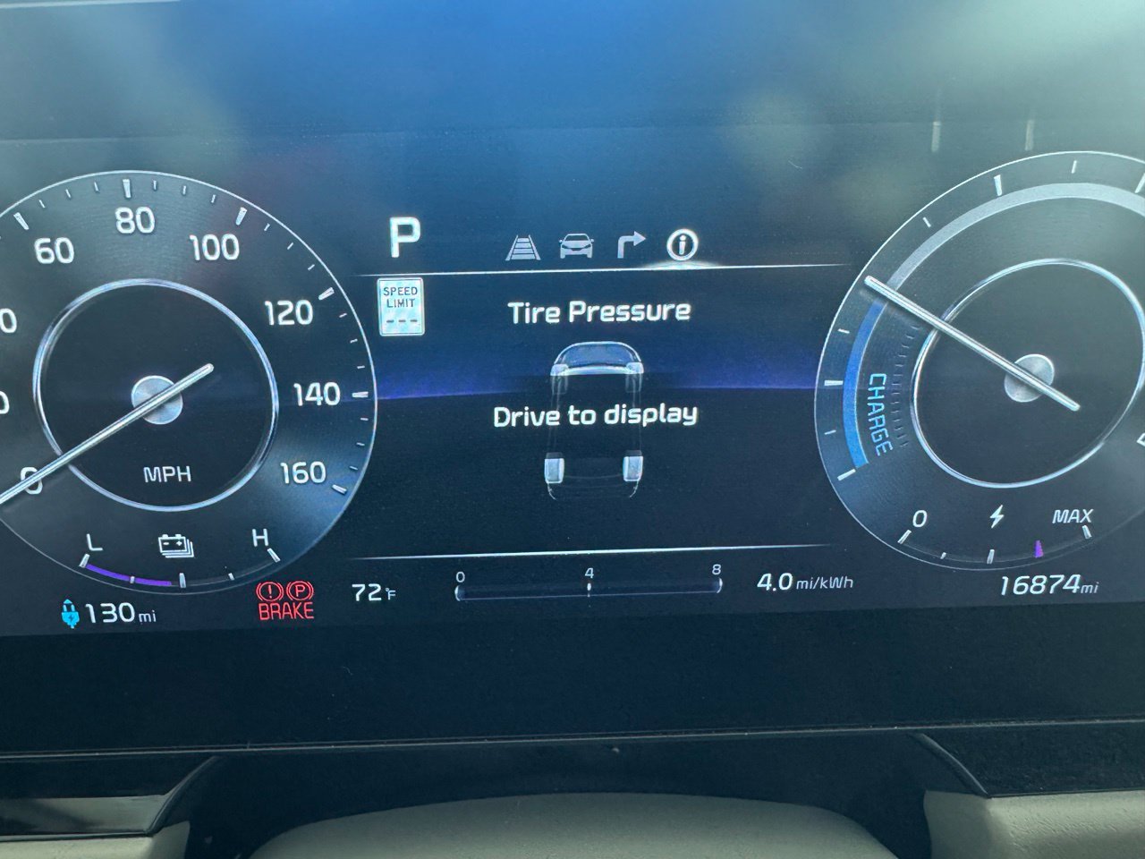 Used 2023 Kia Niro Wave w/ Wave Preserve Package FWD image 3