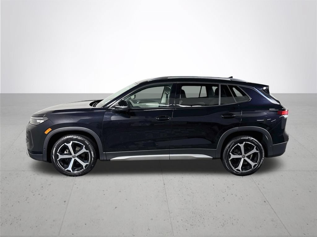 Certified 2025 Volkswagen Tiguan SE FWD image 10