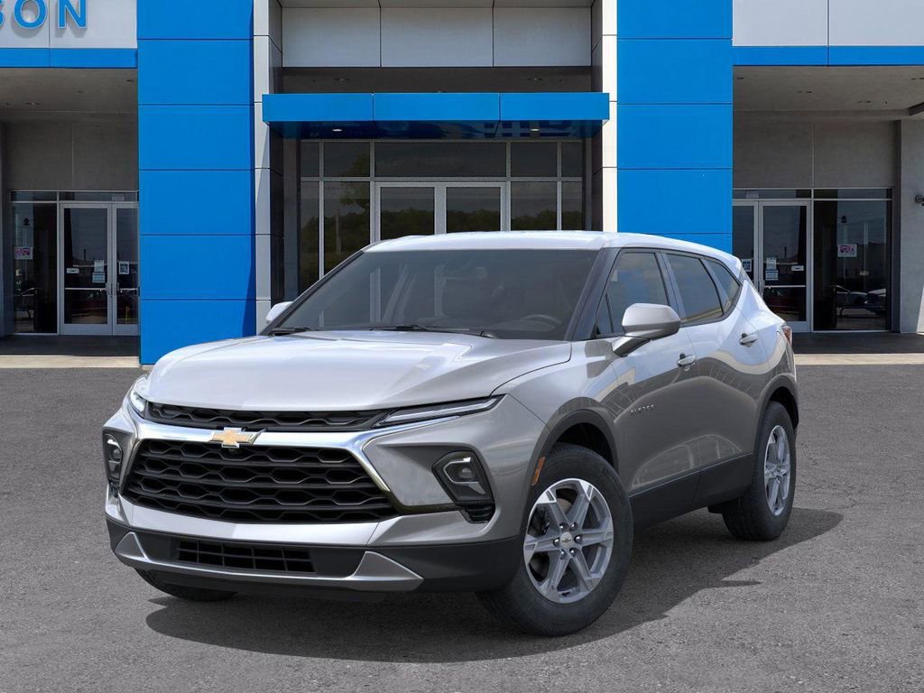 New 2025 Chevrolet Blazer LT w/ Driver Confidence Package FWD image 6