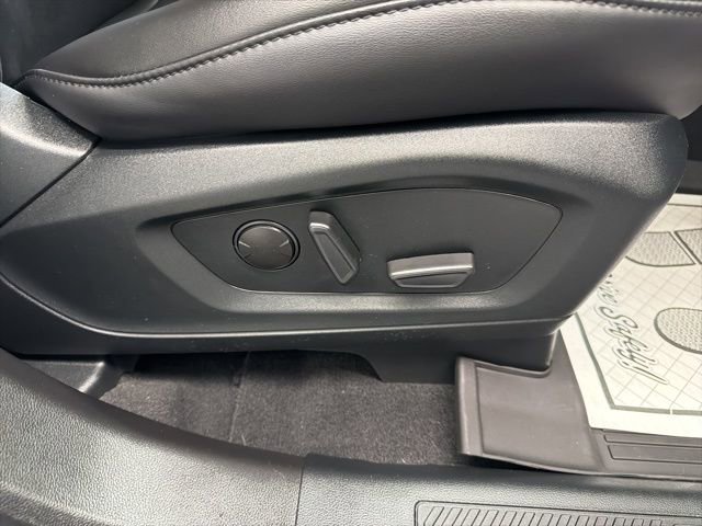 Used 2023 Ford Explorer XLT w/ Equipment Group 202A image 14