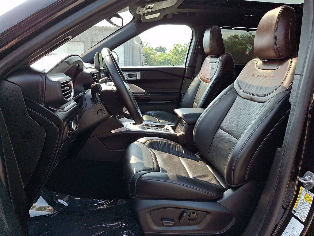 Used 2023 Ford Explorer Platinum w/ Technology Package AWD/4WD image 15