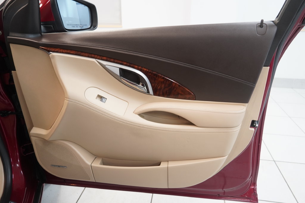 Used 2010 Buick LaCrosse CXS FWD image 35