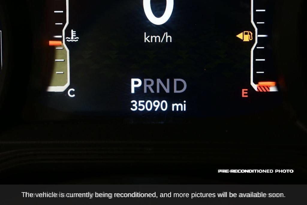 Used 2024 Jeep Wrangler Unlimited Sahara AWD/4WD image 15