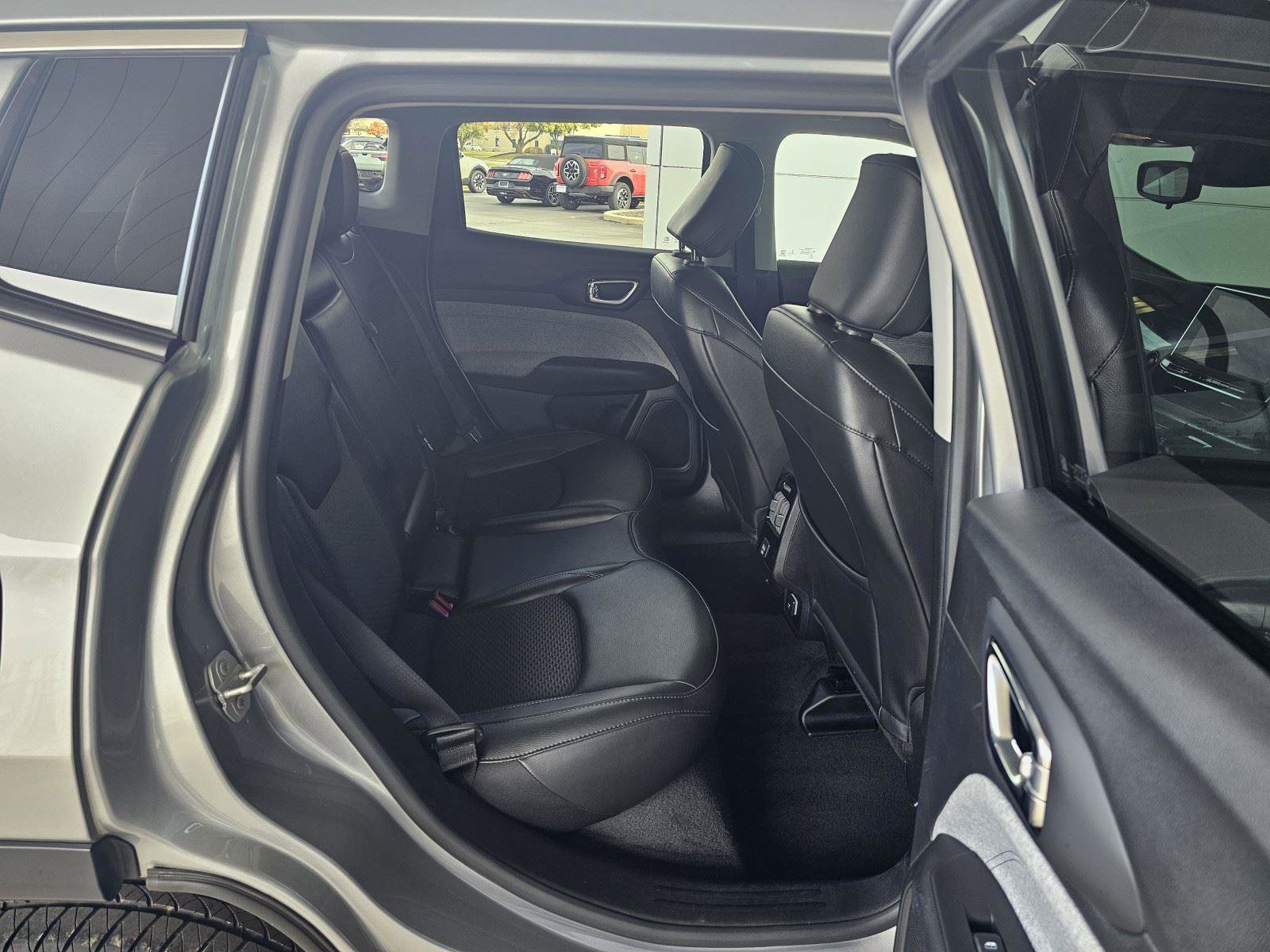 Used 2022 Jeep Compass Latitude image 14