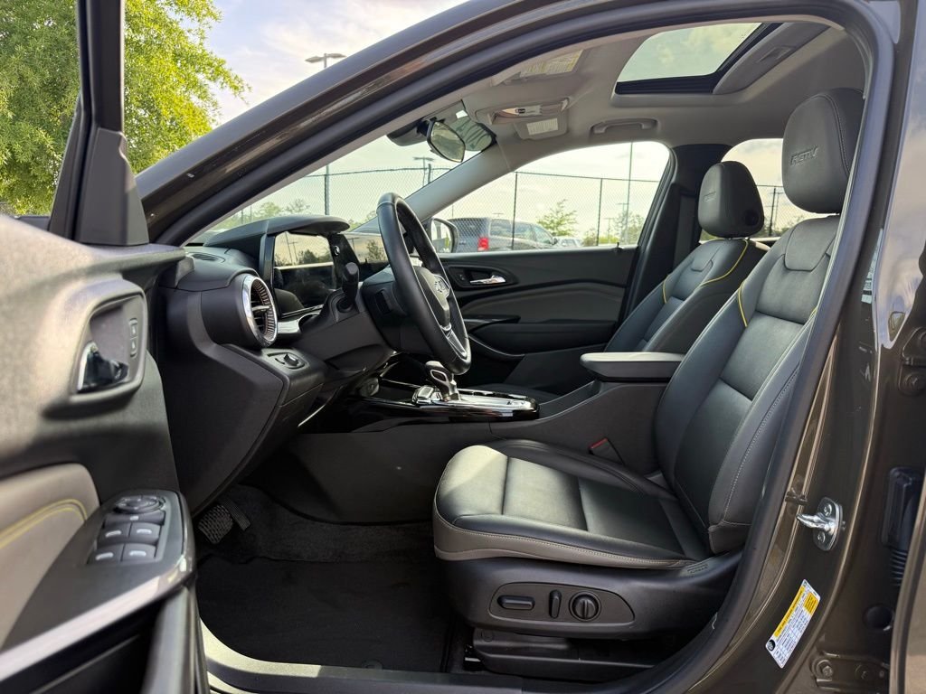 Used 2024 Chevrolet Trax ACTIV w/ Sunroof Package FWD image 24