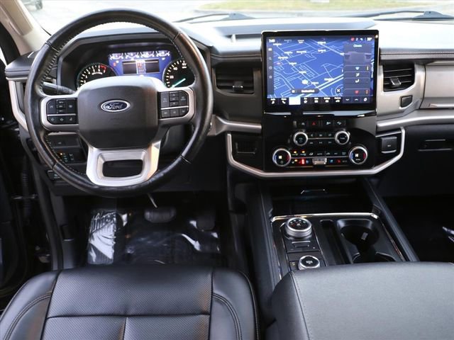 Used 2024 Ford Expedition XLT image 18